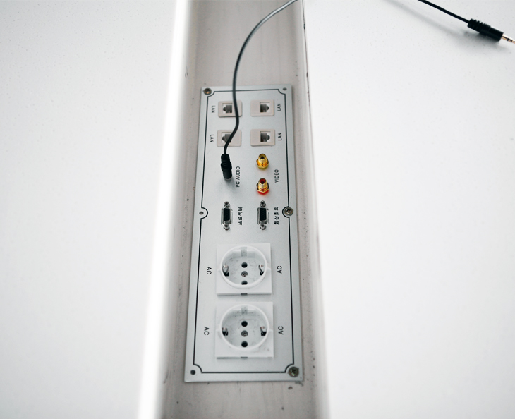 panel04.jpg